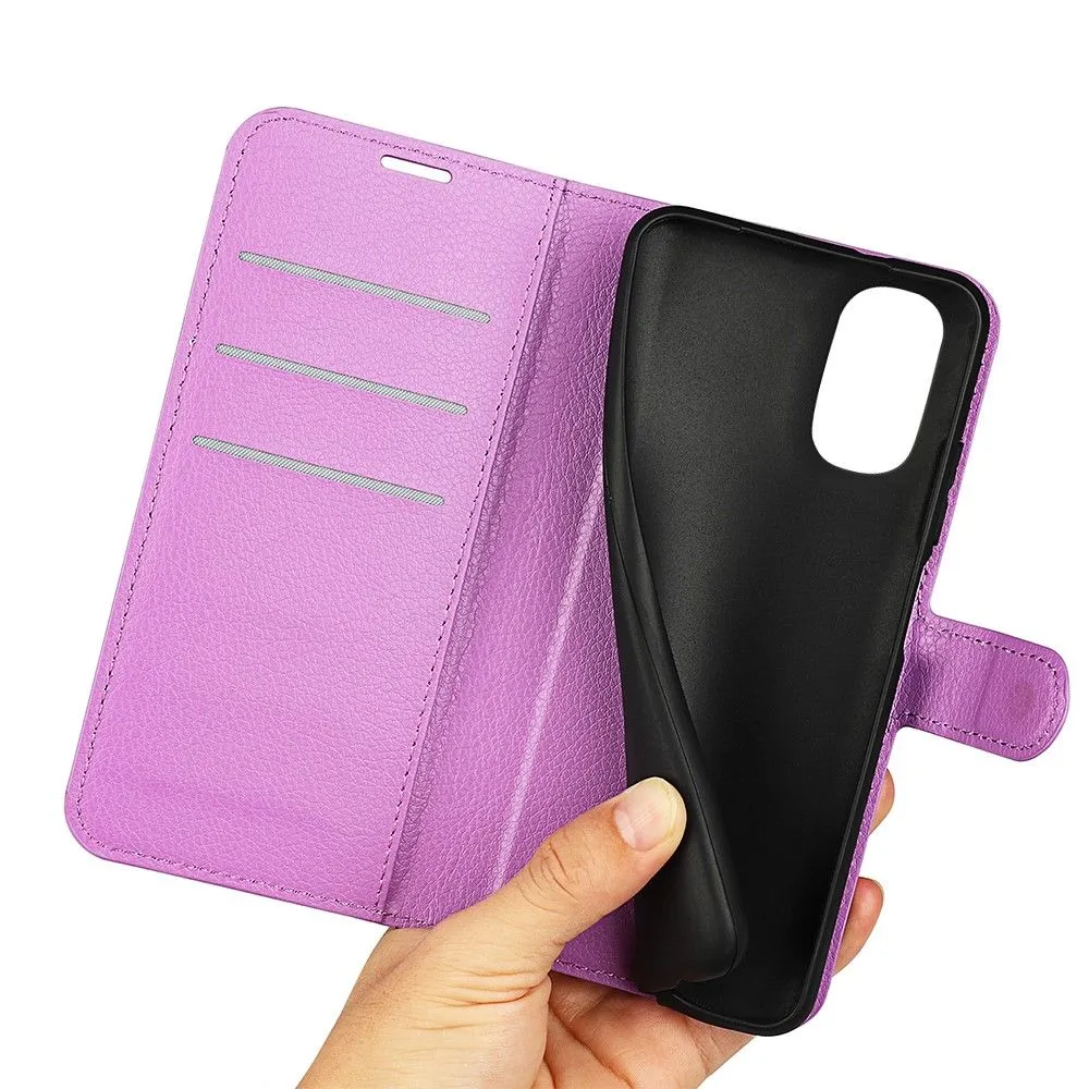 Classic Motorola Moto G52 / Moto G82 flip case - Purple