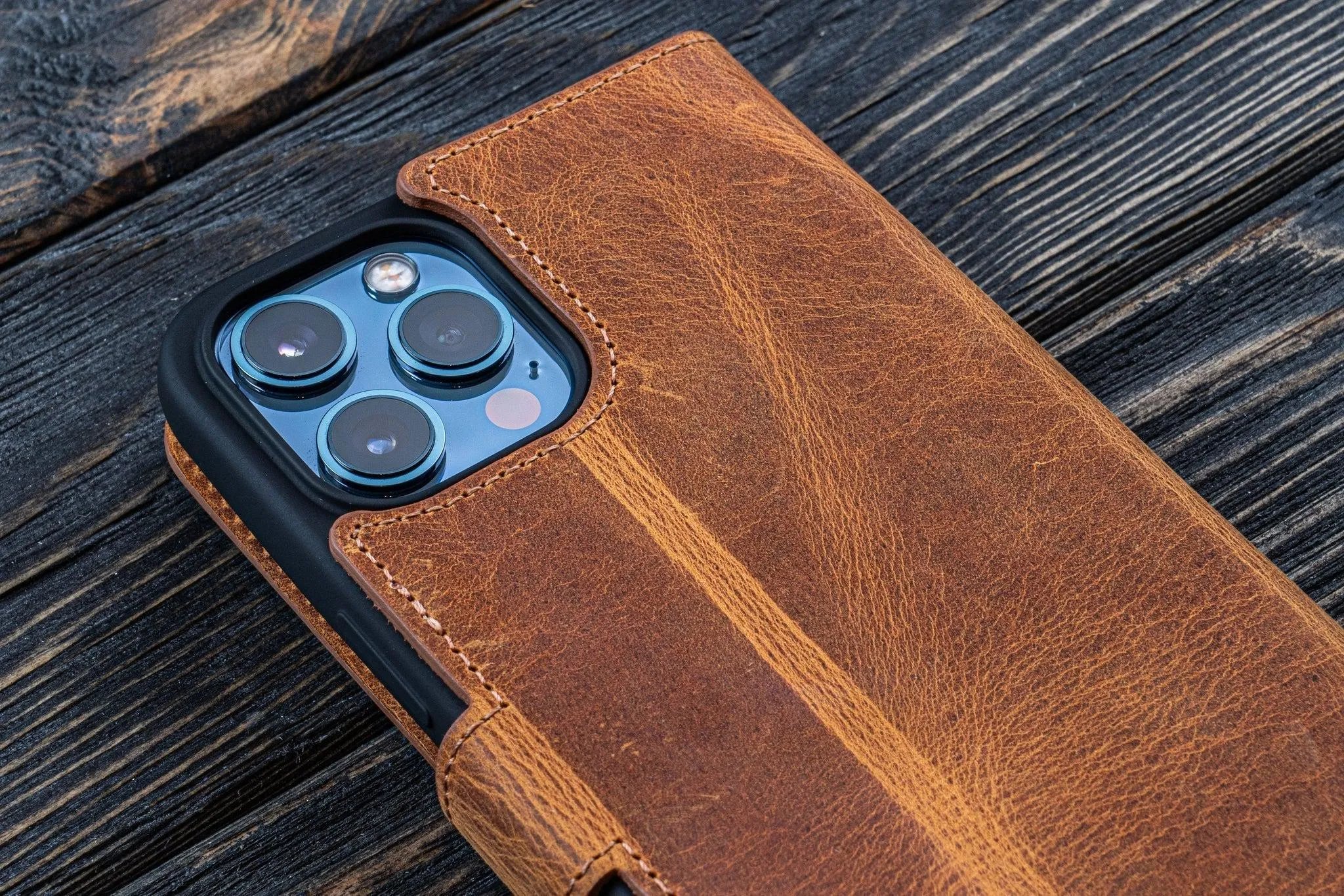 iPhone 13 (6.1") Leather Wallet Case