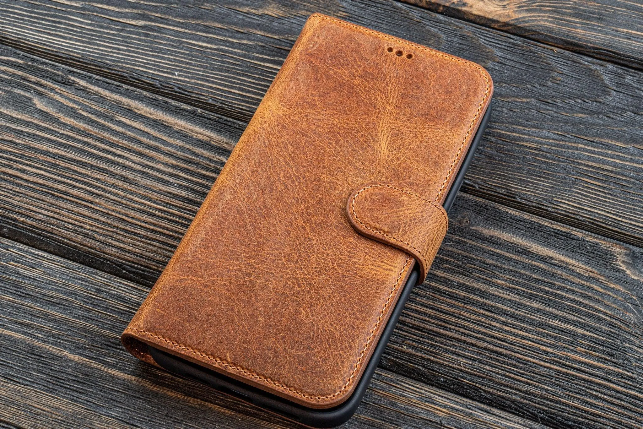 iPhone 13 (6.1") Leather Wallet Case